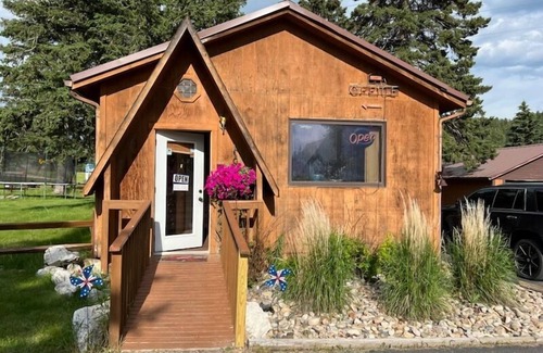 Hill City Hotel | Springcreek Inn