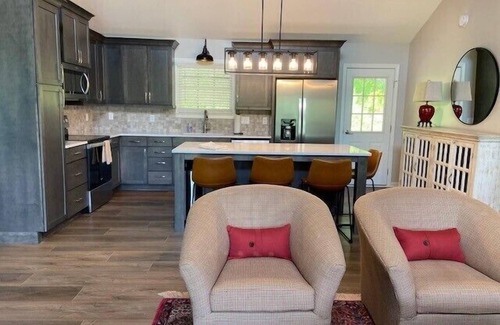 Canton Villa | Springdale Hummingbird Villa