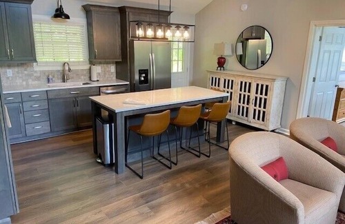 Canton Villa | Springdale Hummingbird Villa