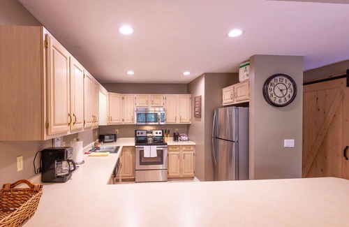 Canton Condo | Springdale Pine Forest Home