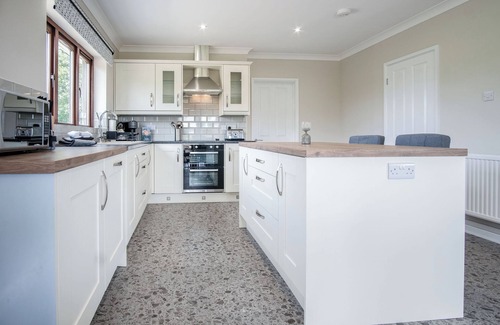 Narberth Cottage | Springfield Lodge - 3 Bedroom Home - Princes Gate