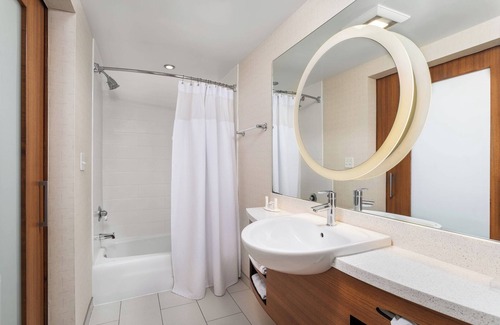 Downtown Chattanooga Hotel | SpringHill Suites by Marriott Chattanooga Downtown/Cameron Harbor