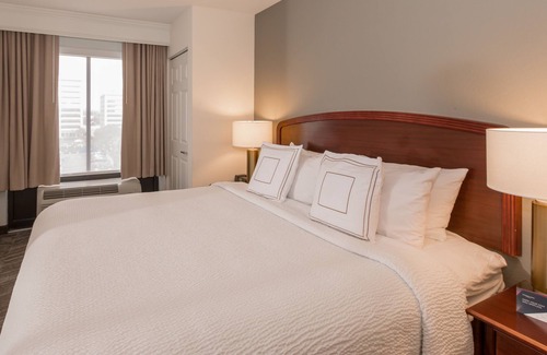 Westshore Hotel | SpringHill Suites by Marriott Tampa Westshore Airport