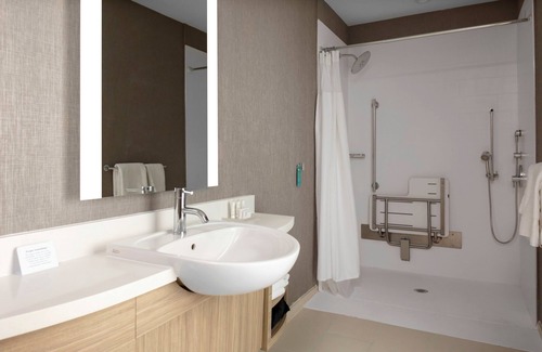 Parkville Hotel | SpringHill Suites Kansas City Airport