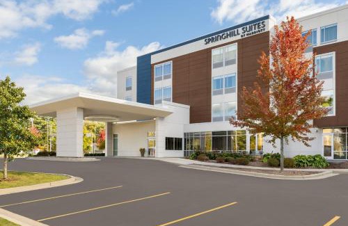 Lake Delton Hotel | SpringHill Suites by Marriott Wisconsin Dells