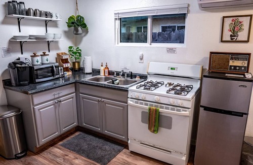Point Loma Heights Cottage | Springtime Escape – Discounted beach cottage!