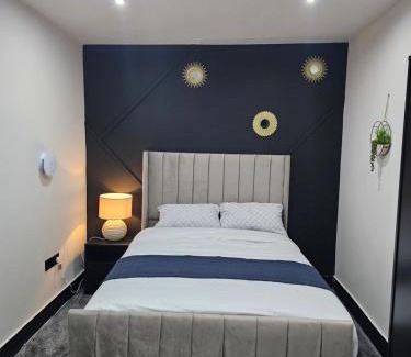 Huddersfield House | Springwood Villa