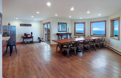 Frankfort House | Spruce at Lake Bluff Preserve-Lake Michigan Views-Sleeps 20