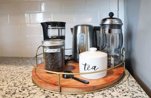 Aptos Cottage | Spruce Beach Cottage - Walk to beach