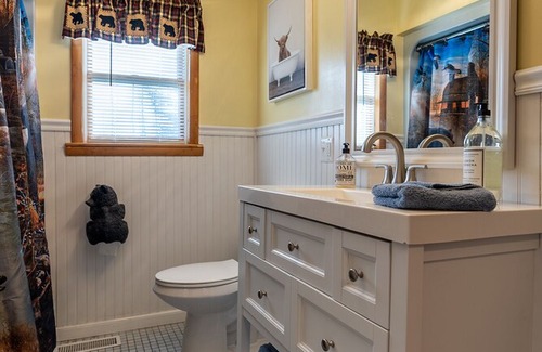 Rushville House | Spruce Haven - 5 br home on 53 acres with pond