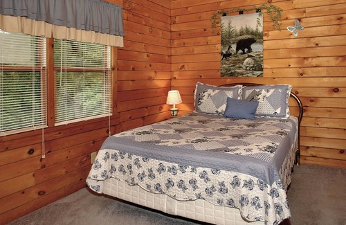 Cosby Cabin | Spruce Lane - 2 Bedrooms, 2 Baths, Sleeps 6 Cabin by RedAwning
