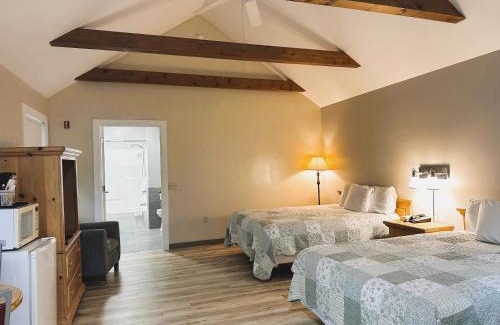 Witmer Hotel | Spruce Lane Lodge and Cottages