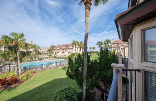 Crescent Beach Apartment | Spyglass 32