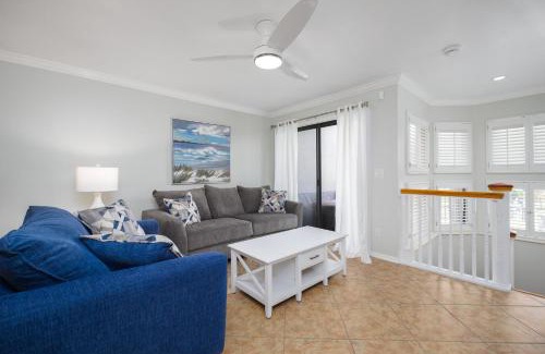 Crescent Beach Apartment | Spyglass 32