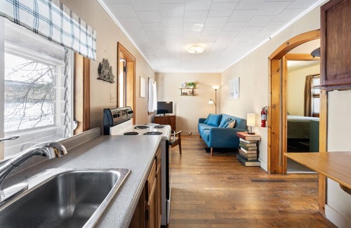 Holderness House | Squam Waterfront 2 bed 1 bath rental (Suite 6)
