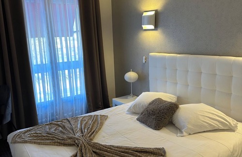 Aurillac Hotel | Square Hotel