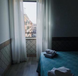 Rione XVIII Castro Pretorio House | Square Inn