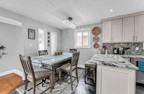 Rathwood House | Square One Stylish 5 bed Home