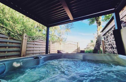 Ballymena House | Squirrel Cottage