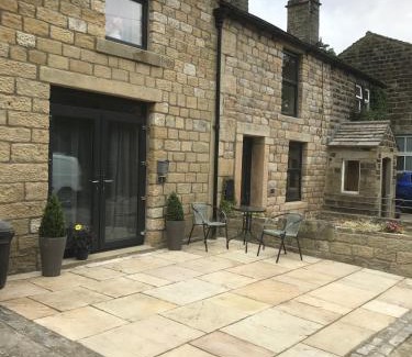 Cowling House | Squirrel cottage