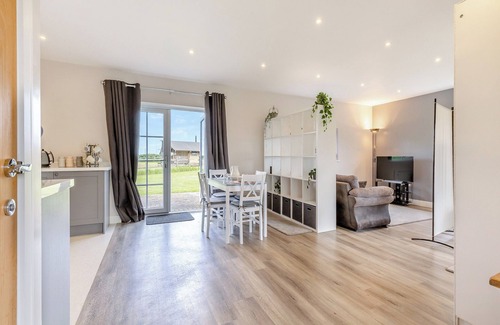 Foxley Cottage | Squirrel Lodge- UK47394