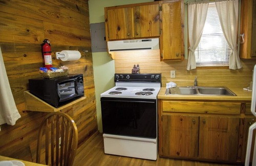 Hochatown Cabin | Squirrel's Refuge- Broken Bow/Hochatown- 1bd