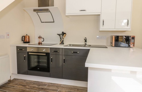 East Dereham Apartment | SQUIRRELS DREY, romantic, with open fire in Litcham