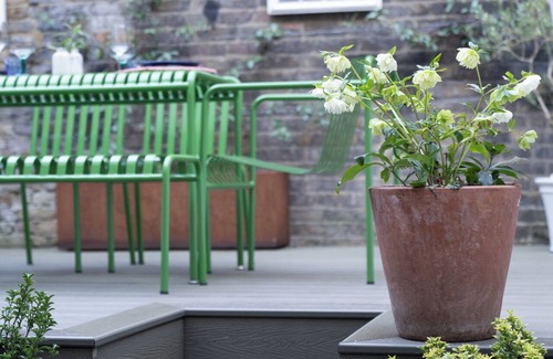 Harrow Road Apartment | SR Niru Experience Stylish Garden Getaway