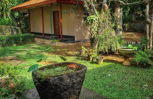 Bandaranayake Bed & Breakfast | Sri Mathie Cottage