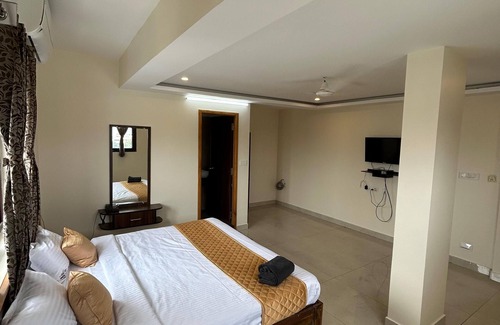 Kalapettai Hotel | Sri Sai Surguru Residency