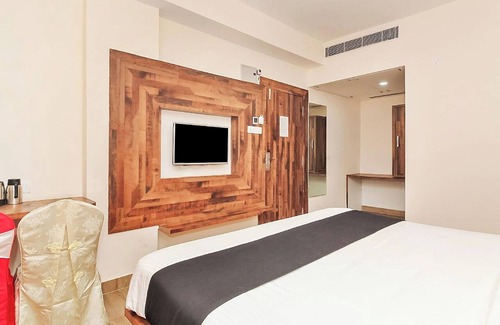 Hyderabad Hotel | Sri Surabhi Luxurious Rooms