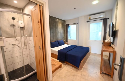 Thung Maha Mek Hotel | Sribumpen+