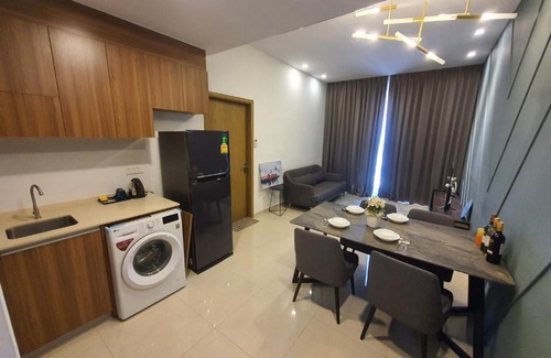 Phnom Penh City Centre Hotel | SRT Suites - The Skyline