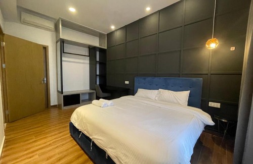 Phnom Penh City Centre Hotel | SRT Suites - The Skyline