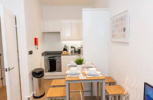 St Albans Apartment | St Albans- High Street-business-leisure