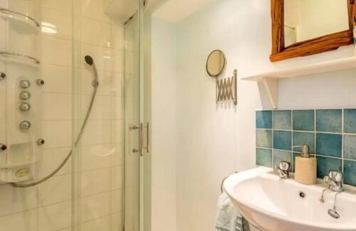 Glastonbury Bed & Breakfast | St Anne's B&B