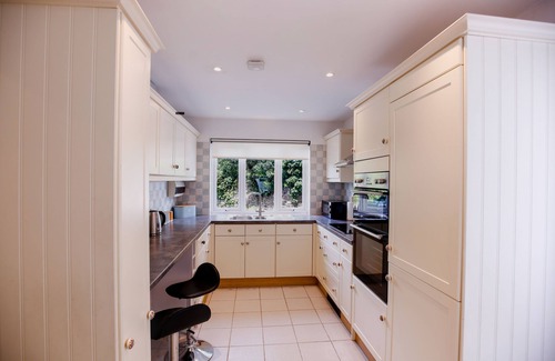 St. Mawes Cottage | St Anthony Cottage - a holiday home that sleeps 6 guests in 3 bedrooms