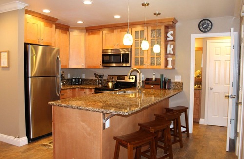 Mammoth Lakes Condo | St. Anton Courtyard View 1-bedroom Condos w/Dry Sauna