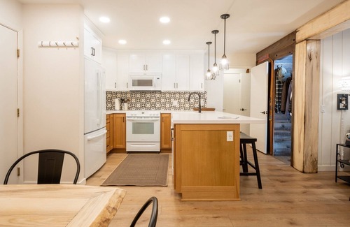 Mammoth Lakes Condo | St. Anton Courtyard View Ski-in/out 1-bedroom Condo