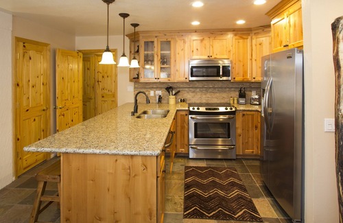 Mammoth Lakes Condo | St. Anton Street View Ski-in/out 1-bedroom Condo