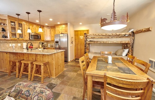 Mammoth Lakes Condo | St. Anton Street View Ski-in/out 1-bedroom Condo