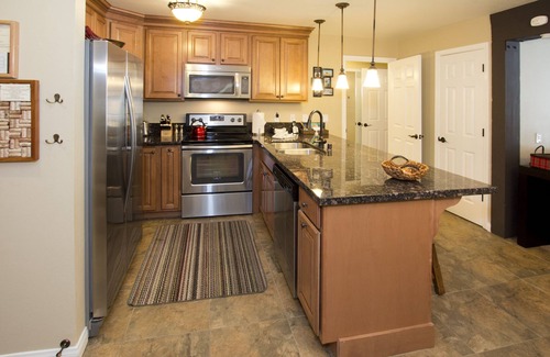 Mammoth Lakes Condo | St. Anton Street View 2-bedroom Condo w/Full Kitchen