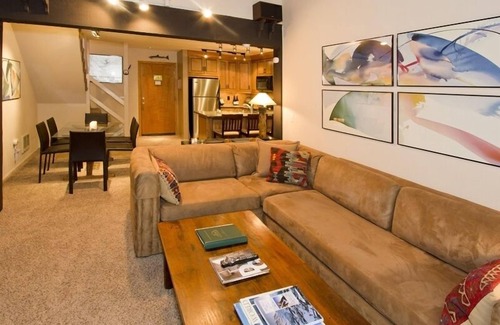 Mammoth Lakes Condo | St. Anton Street View 2-bedroom Condo w/Full Kitchen
