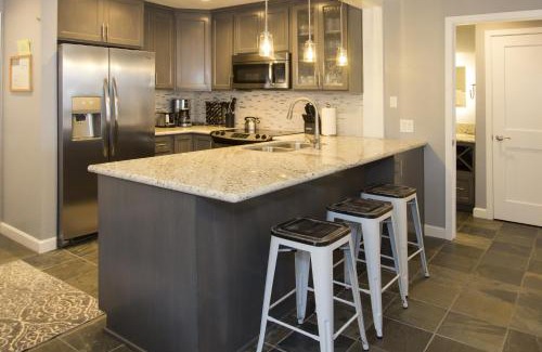 Mammoth Lakes Apartment | St Anton Street View Ski-In & Out 1-Bedroom Condo