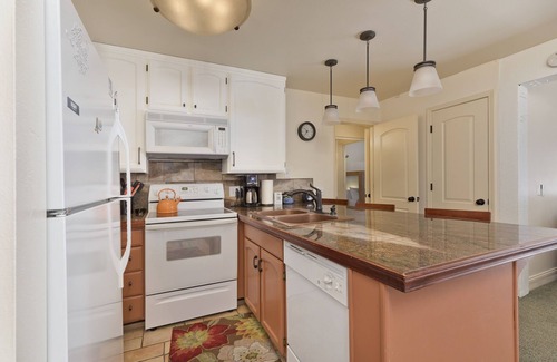 Mammoth Lakes Condo | St. Anton Wooded View 2-bedroom Condos w/Ski Lockers