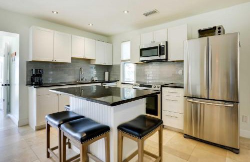 St. Augustine Beach House | St Augustine Cottage with Fire Pit - Walk to Pier!