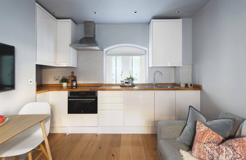 Bath City Centre Apartment | St Catherine's Hospital - Bath