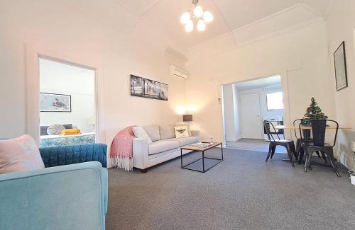 St. Clair House | St Clair Stay Walk To The Surf - 2 Bedrooms