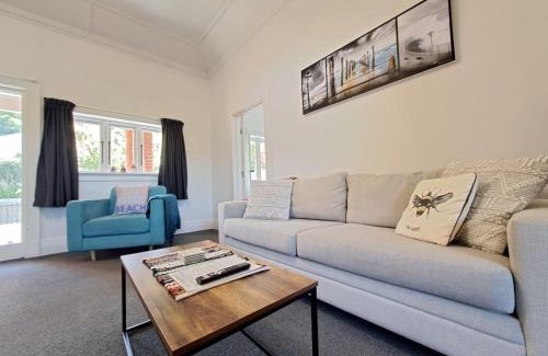 St. Clair House | St Clair Stay Walk To The Surf - 2 Bedrooms
