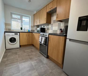 Portswood Apartment | St Denys 2 bedroom flat, Convenient location next to station, Great for contractors